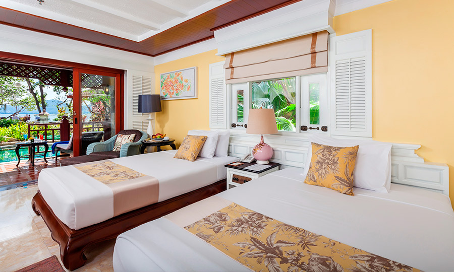 Lagoon Pool Access with Bathtub