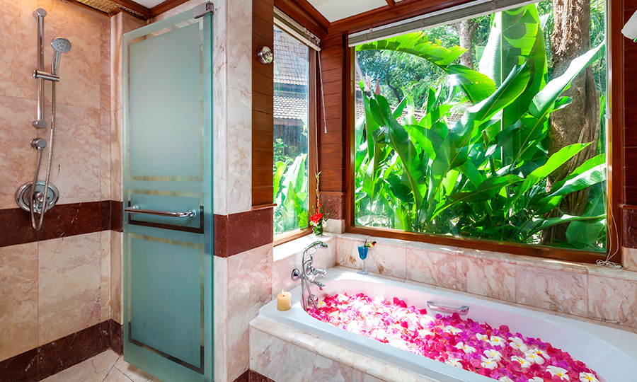 Lagoon Pool Access with Bathtub
