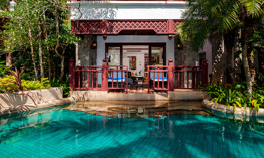 Lagoon Pool Access with Bathtub